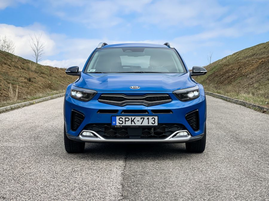 Trendi a négyzeten, avagy a fullos kicsi – Kia Stonic 120 Hybrid 48V GT Line - STYLENEWS - Mobility - kia stonic, Kia Stonic 120 Hybrid GT Line teszt, Stonic GT Line, stonic teszt, 
