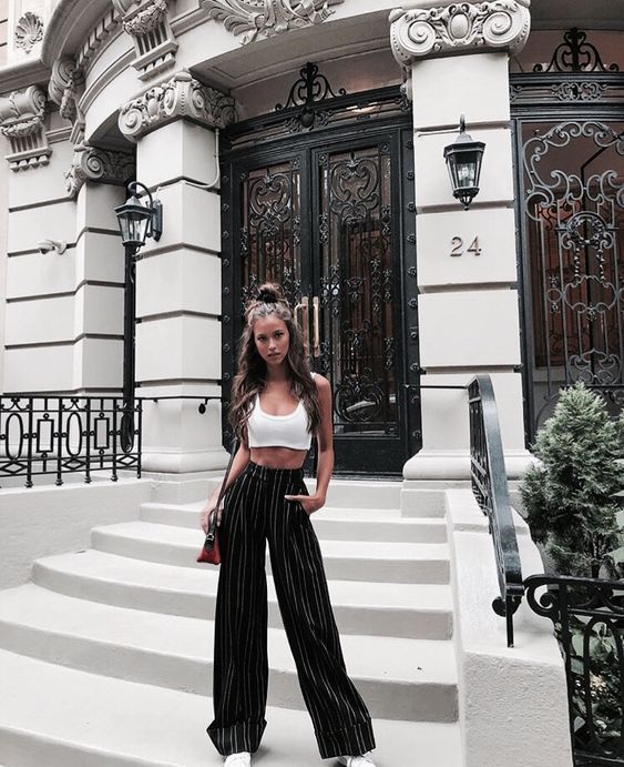 Stílusiskola: így lehetsz elegáns crop topban - DIVAT&STÍLUS - Stílusiskola - crop top, divat, outfit, stílus, tavasz, 