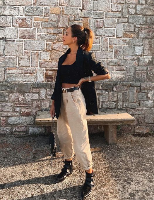 Stílusiskola: így lehetsz elegáns crop topban - DIVAT&STÍLUS - Stílusiskola - crop top, divat, outfit, stílus, tavasz, 