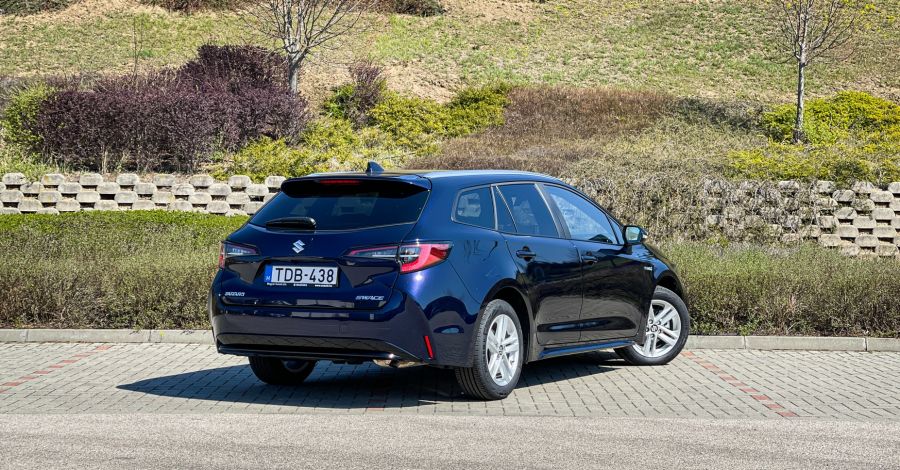 Piaci belépő és kreatív hozzáállás – Suzuki Swace 1.8L Hibrid GL+ CVT 2WD - STYLENEWS - Mobility - Suzuki Swace 1.8 hybrid GL+ teszt, suzuki swace teszt, swace 1.8 hybrid, swace teszt, 