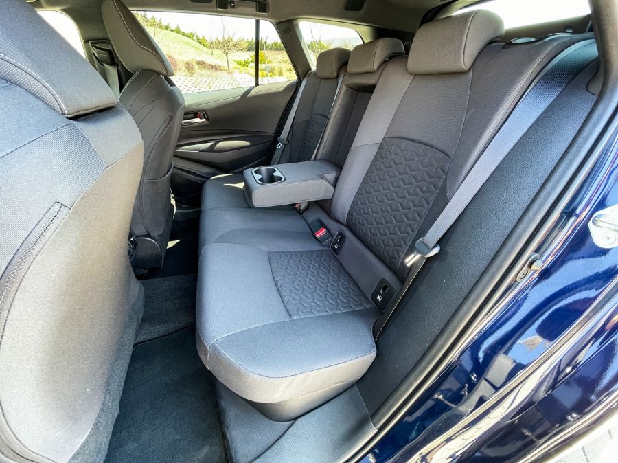 Piaci belépő és kreatív hozzáállás – Suzuki Swace 1.8L Hibrid GL+ CVT 2WD - STYLENEWS - Mobility - Suzuki Swace 1.8 hybrid GL+ teszt, suzuki swace teszt, swace 1.8 hybrid, swace teszt, 