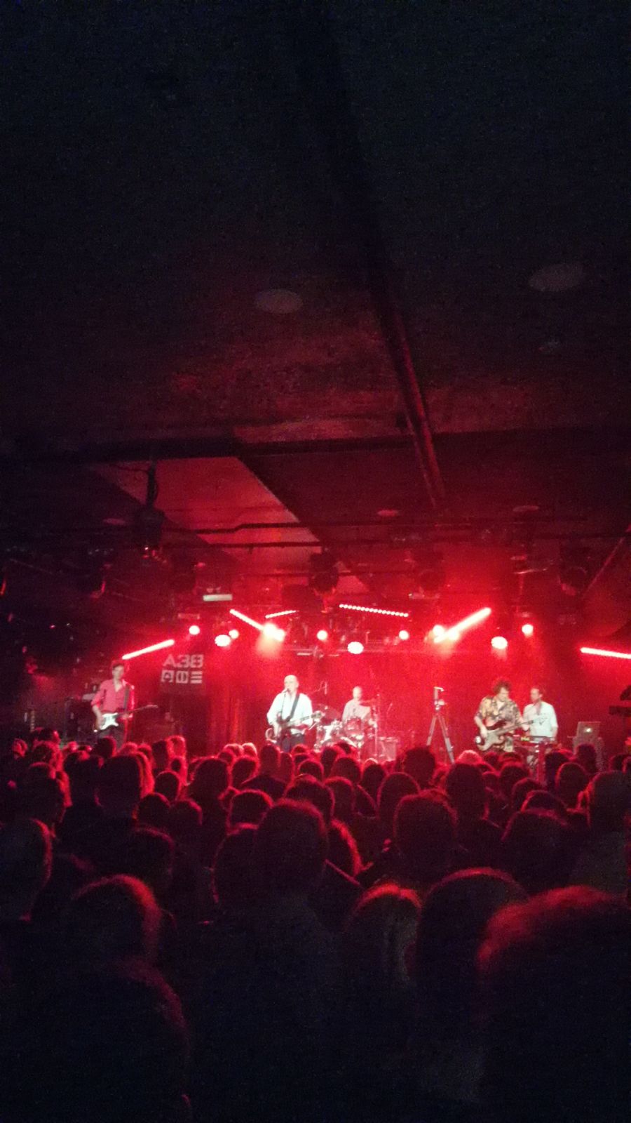 Generációk egymás mellett  Avagy hogy jön ahhoz az Európa Kiadó, hogy 2022-ben egy teltházas koncertet hozzon össze az A38-on? - STYLENEWS - Kultúr-kitérő - a38, a38 koncert, európa kiadó, 