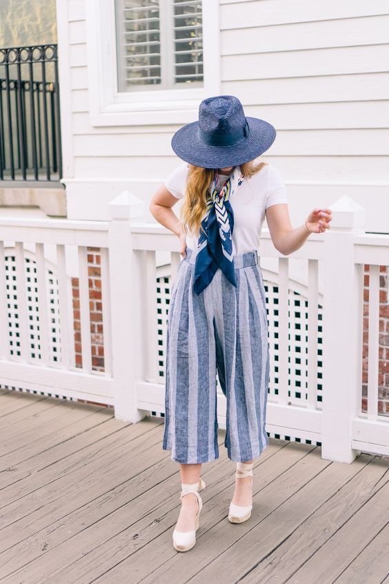 Stílusikola: outfitek csíkos nadrágokkal a tavaszi szezonra - DIVAT&STÍLUS - Stílusiskola - 