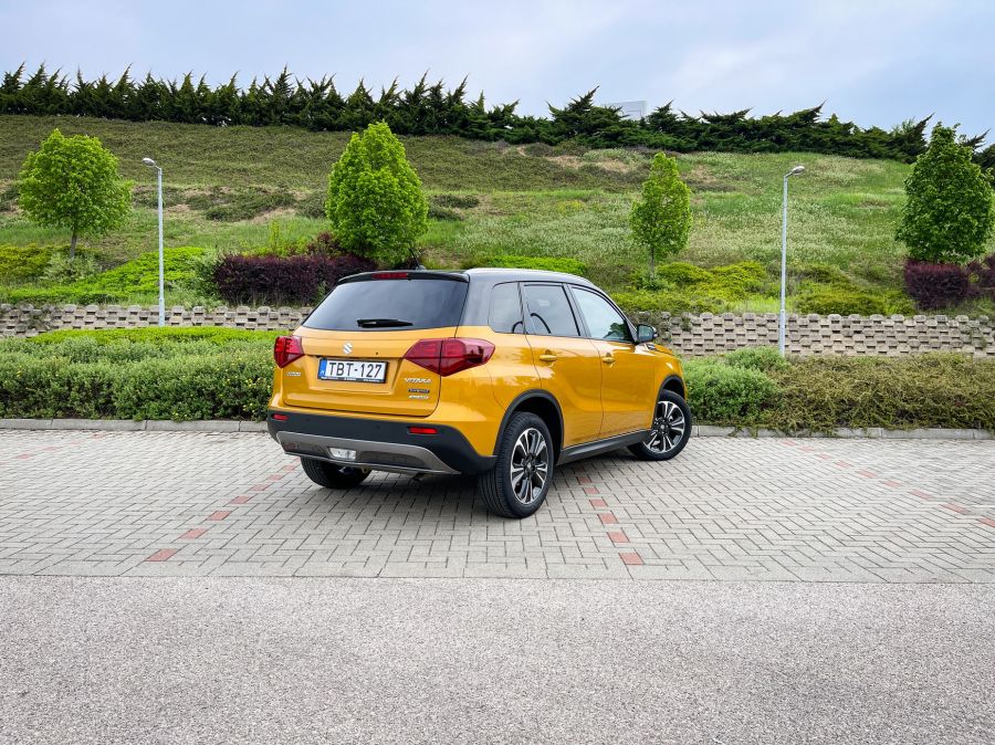 A spórolás ára – Suzuki Vitara 1.5 hibrid 6AGS 4WD GLX Panoráma - STYLENEWS - Mobility - 2022 Suzuki Vitara 1.5 GLX hibrid teszt, Suzuki Vitara full-hibrid teszt, Suzuki Vitara Hibrid teszt, Vitara 1.5 Hibrid GLX Panoráma teszt, 