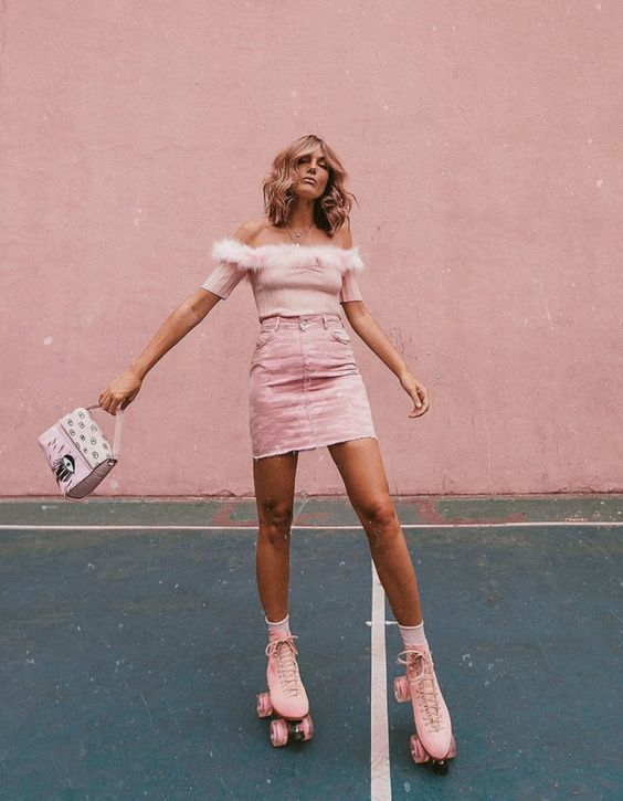 Stílusiskola: így viselj nyáron púderrózsaszínt - DIVAT&STÍLUS - Stílusiskola - divat, outfit, púderrózsaszín, rózsaszín, stílus, 