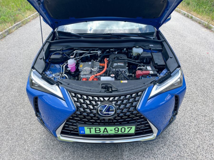 Hát most már a Lexusnak is van elektromos, pipa – Lexus UX300e Luxury - STYLENEWS - Mobility - Lexus ux elektromos teszt, Lexus ux300e, Lexus ux300e teszt, UX Lexus, 