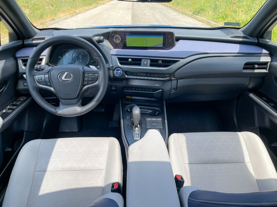 Hát most már a Lexusnak is van elektromos, pipa – Lexus UX300e Luxury - STYLENEWS - Mobility - Lexus ux elektromos teszt, Lexus ux300e, Lexus ux300e teszt, UX Lexus, 