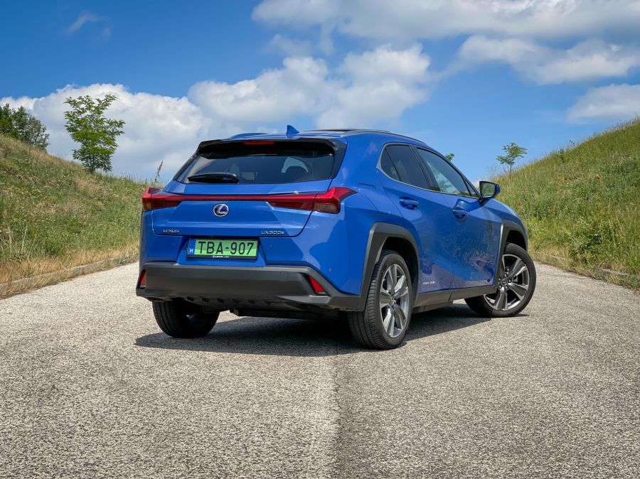Hát most már a Lexusnak is van elektromos, pipa – Lexus UX300e Luxury - STYLENEWS - Mobility - Lexus ux elektromos teszt, Lexus ux300e, Lexus ux300e teszt, UX Lexus, 