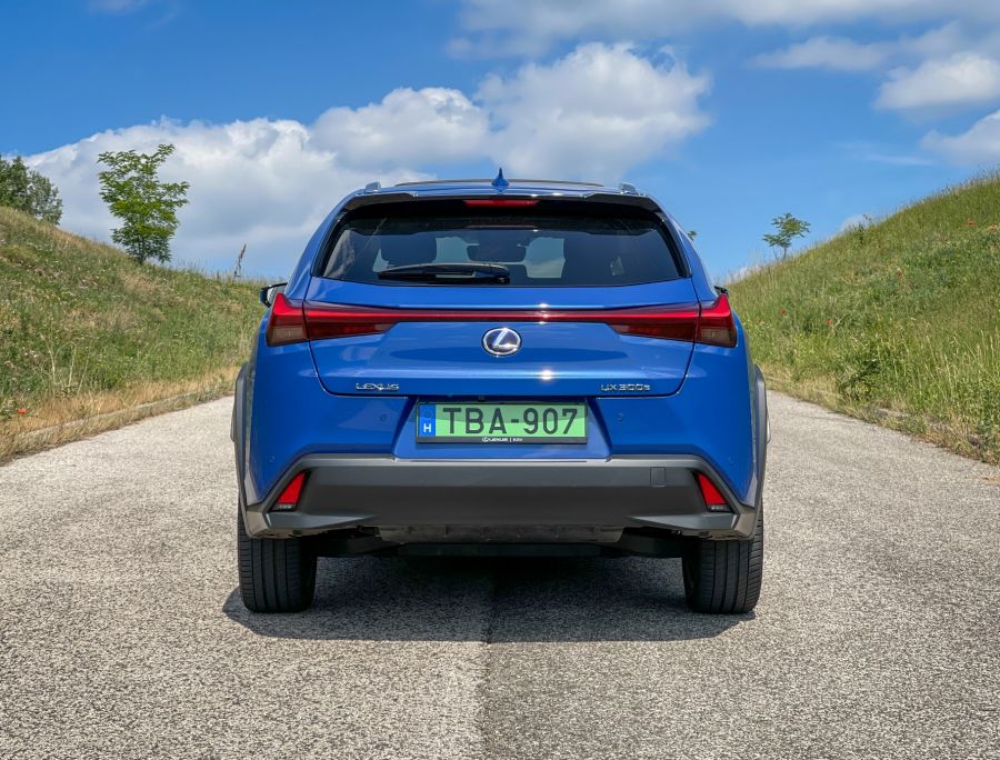 Hát most már a Lexusnak is van elektromos, pipa – Lexus UX300e Luxury - STYLENEWS - Mobility - Lexus ux elektromos teszt, Lexus ux300e, Lexus ux300e teszt, UX Lexus, 