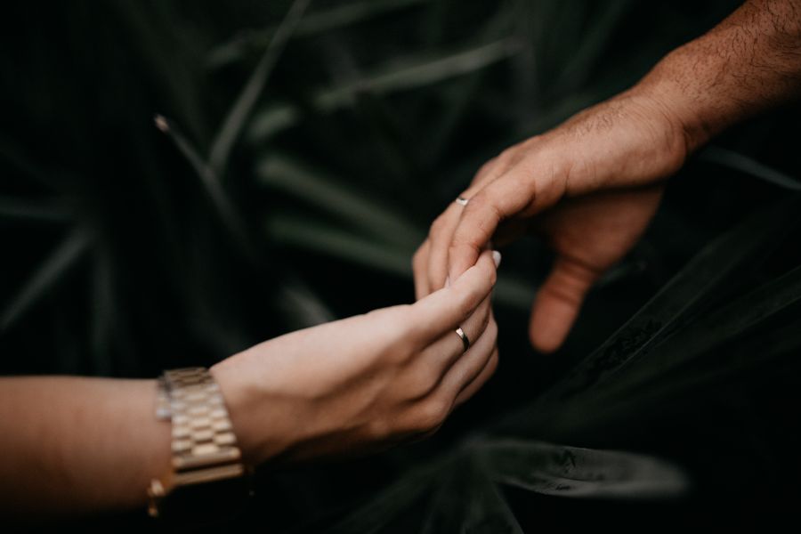 Nincs értelme kapaszkodni. Néha elég csak elfogadni, hogy a időnk lejárt - KERESD A NŐT  - Fesztelen mindennapok - elengedés, párkapcsolat, 