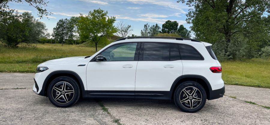 Elektromos üdvözlet Kecskemétről – Mercedes EQB 350 4Matic - STYLENEWS - Mobility - EQB 350, EQB Mercedes, eqb teszt, Mercedes B elektromos, Mercedes EQB teszt, Mercedes-Benz EQB 350 4Matic teszt, 