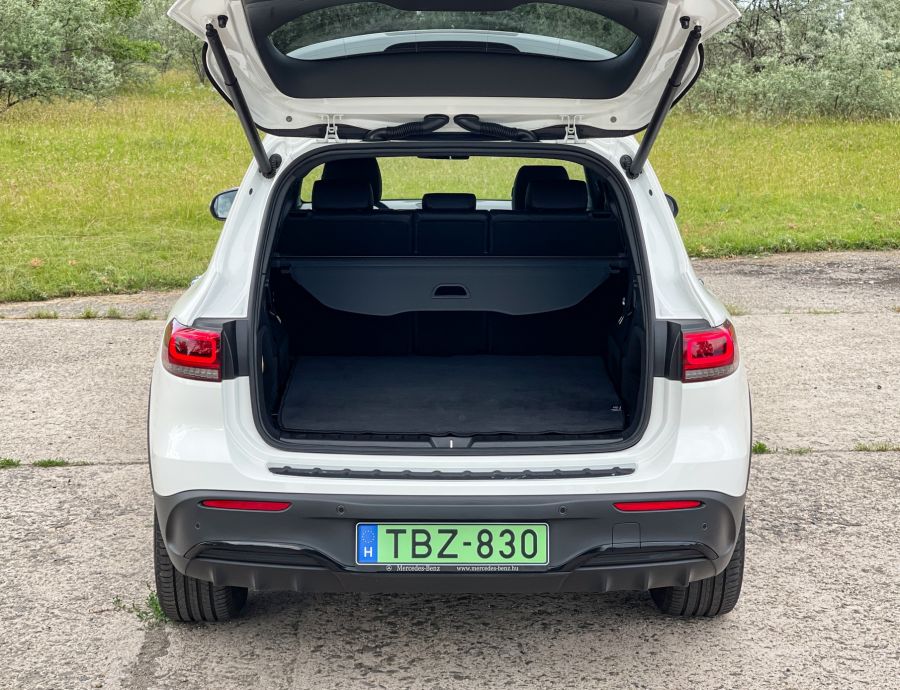 Elektromos üdvözlet Kecskemétről – Mercedes EQB 350 4Matic - STYLENEWS - Mobility - EQB 350, EQB Mercedes, eqb teszt, Mercedes B elektromos, Mercedes EQB teszt, Mercedes-Benz EQB 350 4Matic teszt, 