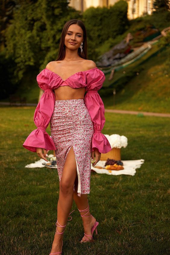 Stílusiskola: így viselj crop topokat - DIVAT&STÍLUS - Stílusiskola - crop top, divat, kánikula, nyár, outfit, stílus, 