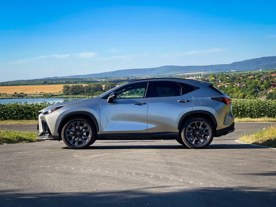 Valós versenytárs – Lexus NX450h+ F Sport Top - STYLENEWS - Mobility - lexus nx, lexus nx450h teszt, lexus nx450h+ F Sport Top teszt, nx450h+, nx450h+ f sport, nx450h+ plug-in hybrid, 