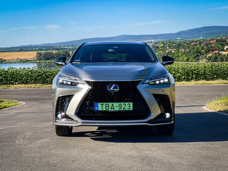 Valós versenytárs – Lexus NX450h+ F Sport Top - STYLENEWS - Mobility - lexus nx, lexus nx450h teszt, lexus nx450h+ F Sport Top teszt, nx450h+, nx450h+ f sport, nx450h+ plug-in hybrid, 