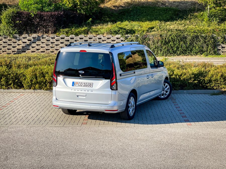 For(d)radalom, avagy a három valójában négy - Ford Tourneo Connect 2.0 dízel L2 - STYLENEWS - Mobility - Ford Tourneo Connect L2 2.0 teszt, Ford Tourneo Connect teszt, tourneo connect 2022, Tourneo Connect dízel teszt, Tourneo L2 dízel 2022 teszt, 