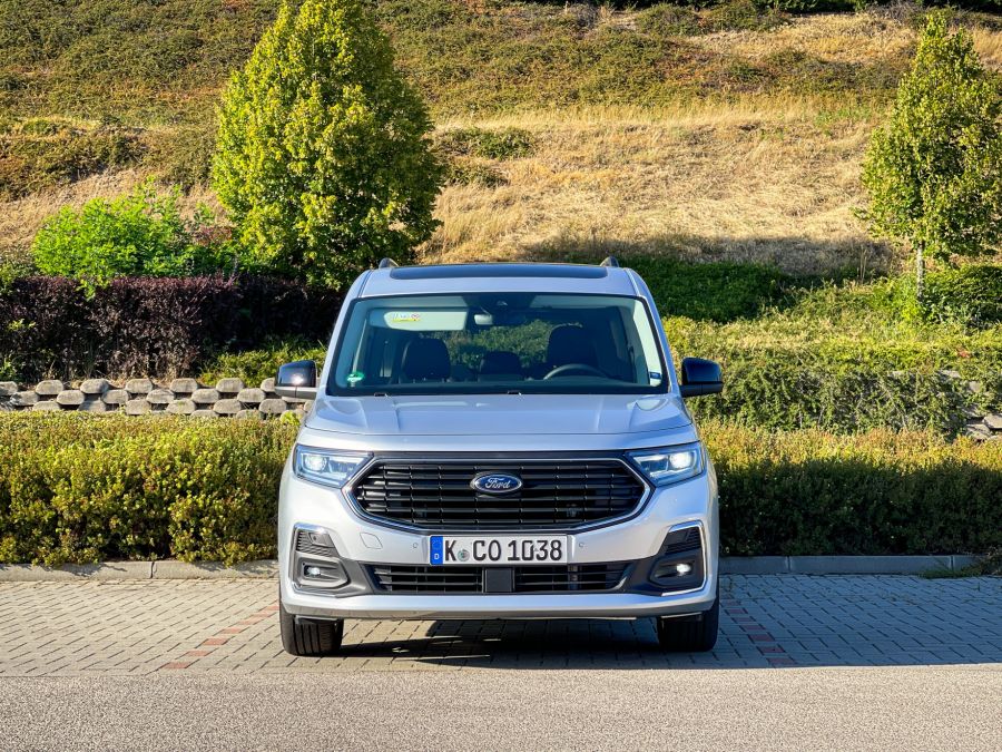 For(d)radalom, avagy a három valójában négy - Ford Tourneo Connect 2.0 dízel L2 - STYLENEWS - Mobility - Ford Tourneo Connect L2 2.0 teszt, Ford Tourneo Connect teszt, tourneo connect 2022, Tourneo Connect dízel teszt, Tourneo L2 dízel 2022 teszt, 