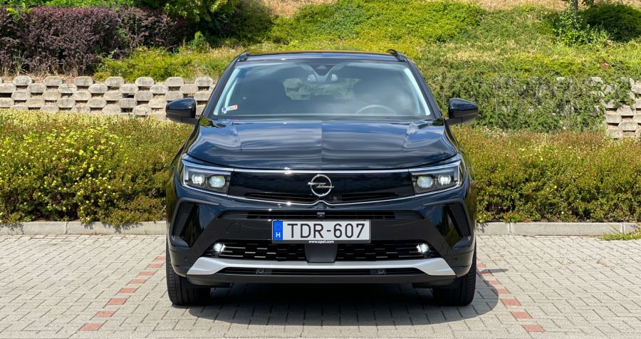 Hozza a formát - Opel Grandland 1.5D - STYLENEWS - Mobility - 2021 opel grandland 1.5 D teszt, 2021 opel grandland dízel teszt, 2022 opel grandland 1.5 dízel teszt, grandland 2022, grandland opel, grandland teszt, 