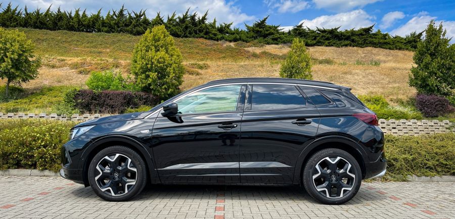 Hozza a formát - Opel Grandland 1.5D - STYLENEWS - Mobility - 2021 opel grandland 1.5 D teszt, 2021 opel grandland dízel teszt, 2022 opel grandland 1.5 dízel teszt, grandland 2022, grandland opel, grandland teszt, 