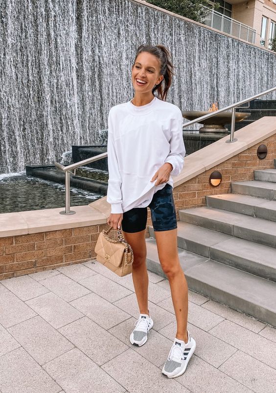 Stílusiskola: sportosan, mégis csinosan - DIVAT&STÍLUS - Stílusiskola - csinos, divat, outfit, sportos, stílus, 