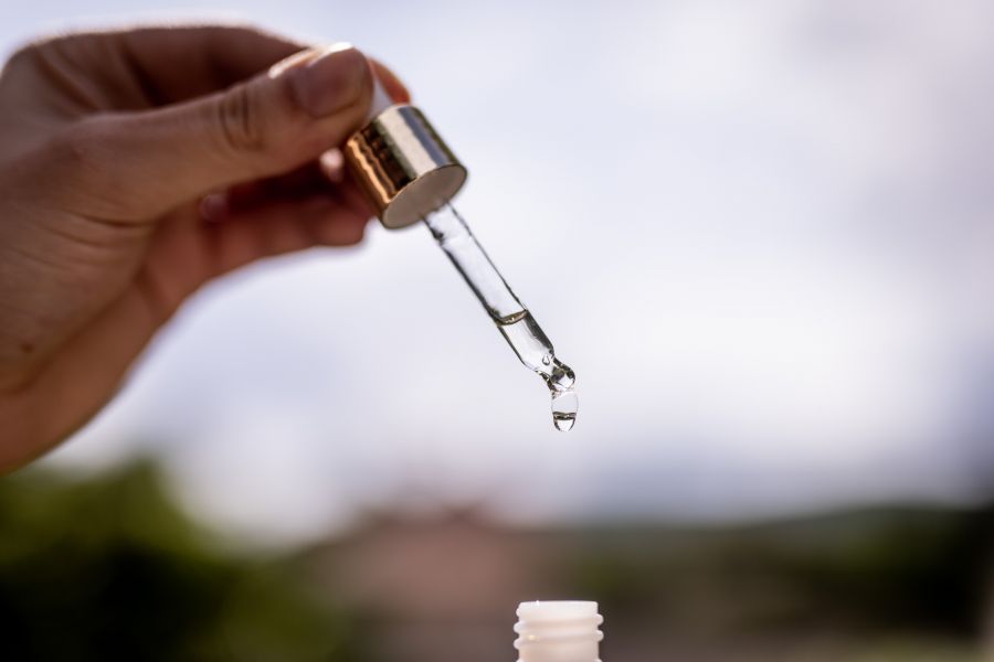 Szérumozz okosan - 5+1 fontos tudnivaló a szérumokról - SZÉPSÉG - Bőrápolás - szérumok, szérumok használata, 