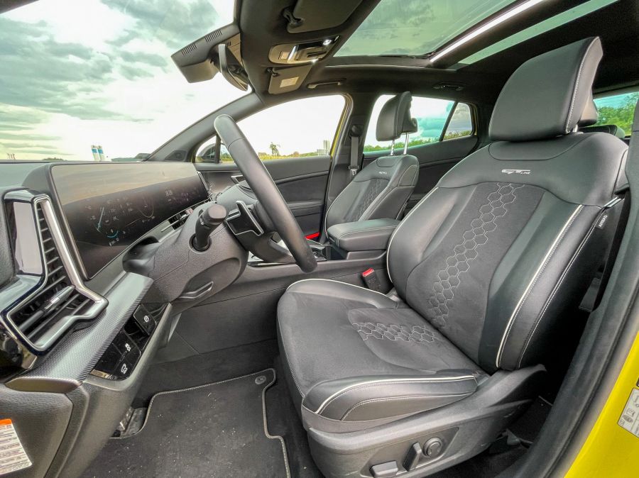 Lágy és barátságos - KIA Sportage 180 Hybrid 48V benzin DCT GT-Line - STYLENEWS - Mobility - Kia Sportage 180 Hybrid DCT GT-Line teszt, Kia Sportage mild-hybrid teszt, sportage 2022, sportage kia, Sportage mild-hybrid teszt, sportage teszt, 