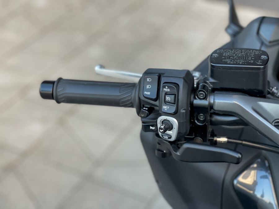 A robogóba csomagolt motor – 2022 Yamaha TMax 560 TechMax - STYLENEWS - Mobility - 2022 Yamaha TMax 560 TechMax teszt, 2022 Yamaha TMax 560 teszt, T-Max Tech Max teszt, Yamaha TMax teszt, 