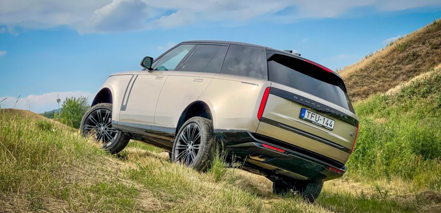Az arisztokrácia „diszkrét” bája – Range Rover D350 First Edition MHEV - STYLENEWS - Mobility - 2022 Range Rover D350 MHEV teszt, 2022 Range Rover First Edition D350 MHEV teszt, range rover, Range Rover dízel teszt, Range Rover teszt, 