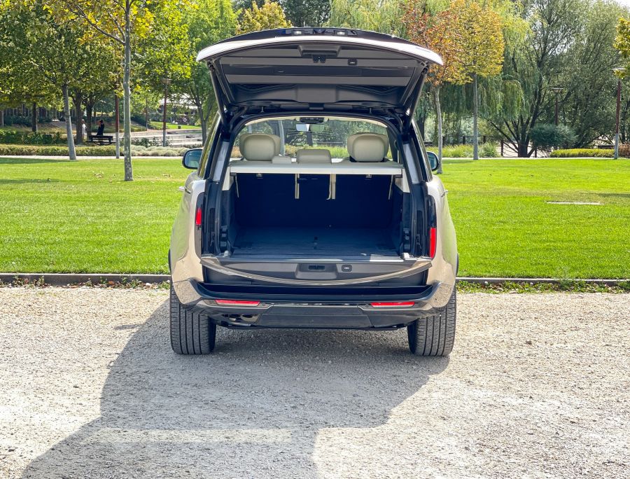 Az arisztokrácia „diszkrét” bája – Range Rover D350 First Edition MHEV - STYLENEWS - Mobility - 2022 Range Rover D350 MHEV teszt, 2022 Range Rover First Edition D350 MHEV teszt, range rover, Range Rover dízel teszt, Range Rover teszt, 