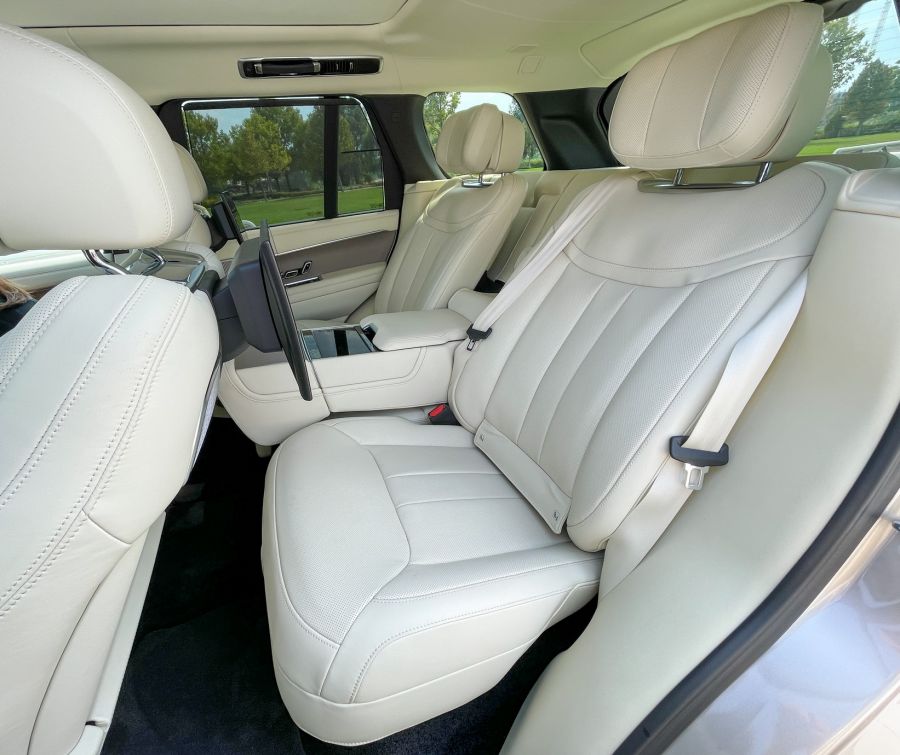 Az arisztokrácia „diszkrét” bája – Range Rover D350 First Edition MHEV - STYLENEWS - Mobility - 2022 Range Rover D350 MHEV teszt, 2022 Range Rover First Edition D350 MHEV teszt, range rover, Range Rover dízel teszt, Range Rover teszt, 