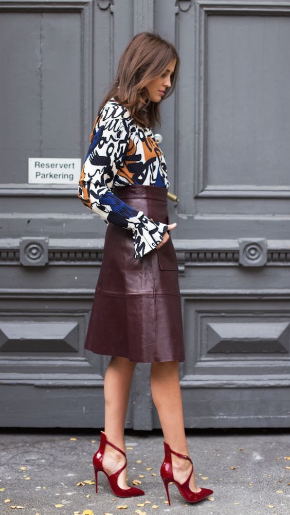 Stílusiskola: így viselj (mű)bőrszoknyákat - DIVAT&STÍLUS - Stílusiskola - bőrszoknya, divat, műbőrszoknya, outfit, stílus, 