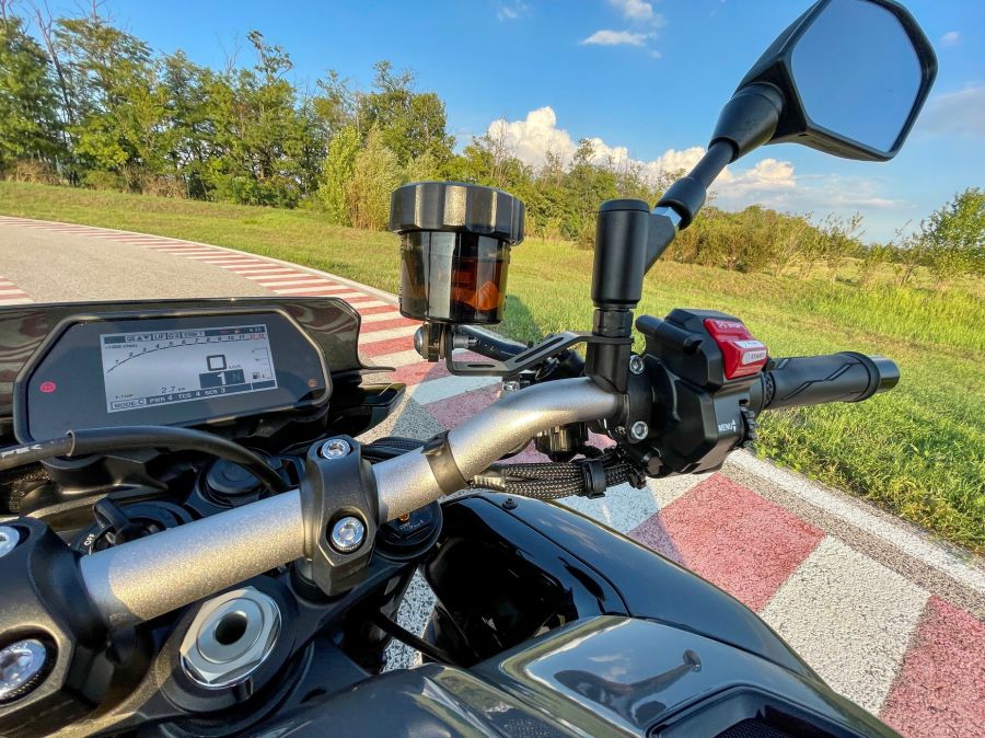 Érdemes nekivetkőzni - Yamaha MT-10 - STYLENEWS - Mobility - 2022 yamaha MT-10 teszt, MT 10, MT 10 teszt, mt-10 yamaha, Yamaha mt 10, yamaha teszt, 