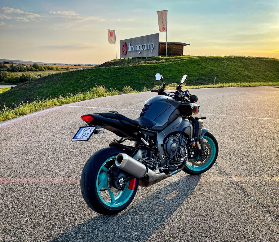 Érdemes nekivetkőzni - Yamaha MT-10 - STYLENEWS - Mobility - 2022 yamaha MT-10 teszt, MT 10, MT 10 teszt, mt-10 yamaha, Yamaha mt 10, yamaha teszt, 