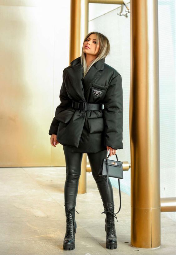 Stílusiskola: így viselj tetőtől talpig feketét - DIVAT&STÍLUS - Stílusiskola - divat, fekete, outfit, ősz, stílus, 