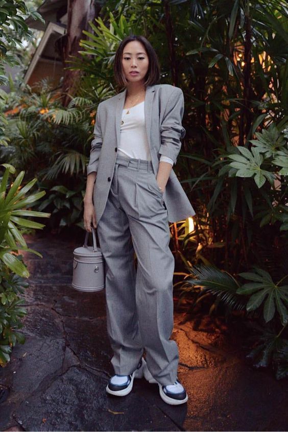 Stílusiskola: így viseld a szürke összes árnyalatát - DIVAT&STÍLUS - Stílusiskola - divat, outfit, stílus, szürke, 