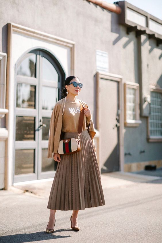 Stílusiskola: így viselj ősszel pliszírozott szoknyákat - DIVAT&STÍLUS - Stílusiskola - divat, outfit, pliszírozott szoknya, stílus, 