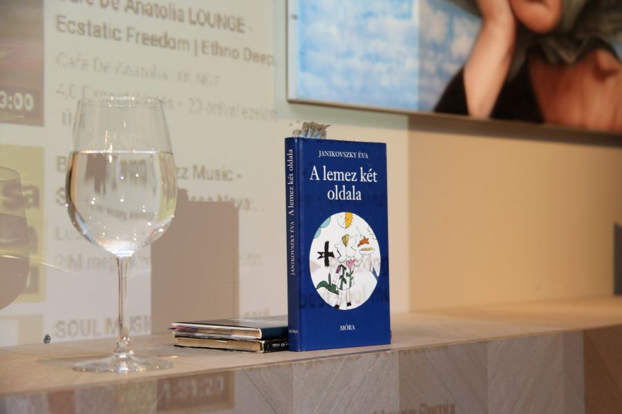 Szinházi estek a Villa Szilviában - STYLENEWS - Rendezvények - janikovszky éva, programsorozat, színházi esetek, tollár mónika, villa szilvia, 