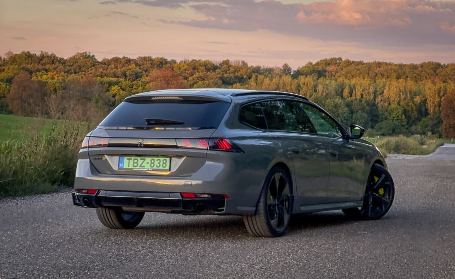 Sportkombi Peugeot módra – Peugeot 508 SW PSE PHEV - STYLENEWS - Mobility - 508 peugeot, 508 pse, 508 sw pse teszt, Peugeot 508 sw, Peugeot 508 sw PSE PHEV teszt, Peugeot pse teszt, 