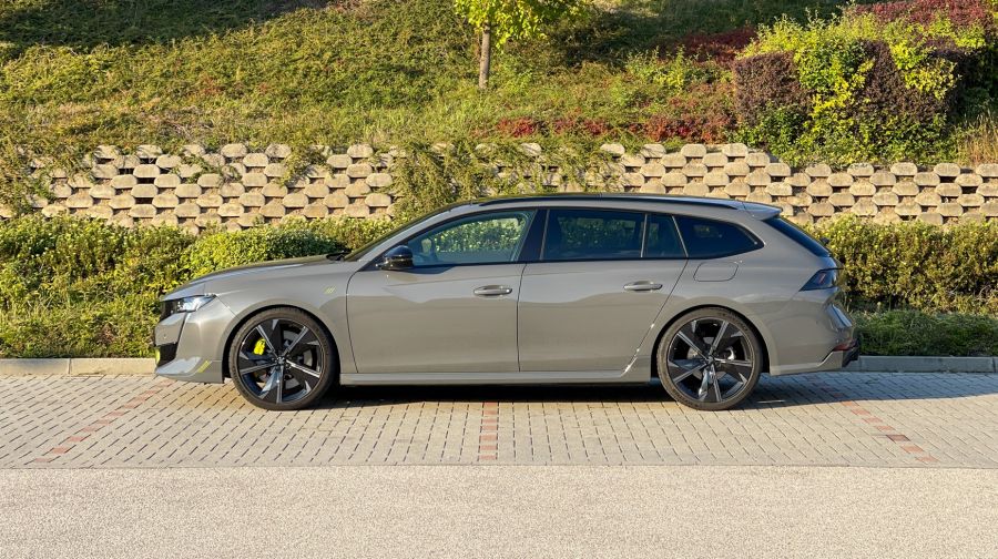 Sportkombi Peugeot módra – Peugeot 508 SW PSE PHEV - STYLENEWS - Mobility - 508 peugeot, 508 pse, 508 sw pse teszt, Peugeot 508 sw, Peugeot 508 sw PSE PHEV teszt, Peugeot pse teszt, 