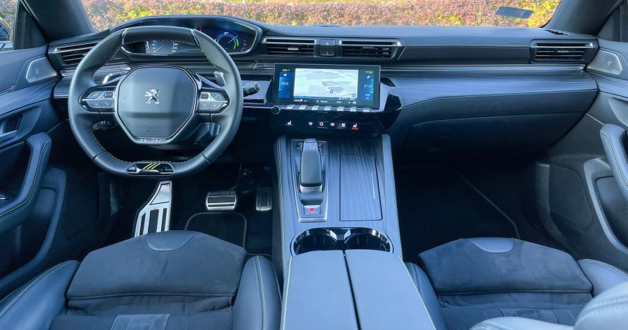 Sportkombi Peugeot módra – Peugeot 508 SW PSE PHEV - STYLENEWS - Mobility - 508 peugeot, 508 pse, 508 sw pse teszt, Peugeot 508 sw, Peugeot 508 sw PSE PHEV teszt, Peugeot pse teszt, 