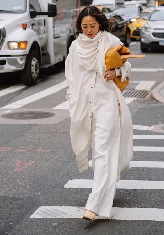 Stílusiskola: így viselj ősszel fehér kabátokat - DIVAT&STÍLUS - Stílusiskola - divat, fehér kabát, kabát, outfit, ősz, stílus, 