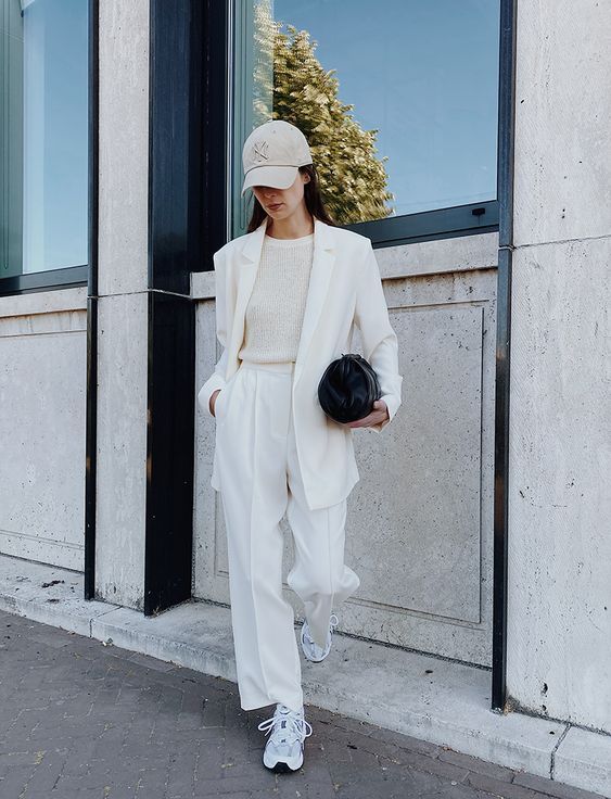 Stílusiskola: így viselj ősszel fehér kabátokat - DIVAT&STÍLUS - Stílusiskola - divat, fehér kabát, kabát, outfit, ősz, stílus, 