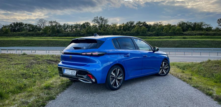 Egy – Kettő - Három – Peugeot 308 1.2 Puretech Allure - STYLENEWS - Mobility - 2022 308 1.2 teszt, 2022 Peugeot 308 benzin teszt, 308 peugeot, 308 teszt, peugeot 308, Peugeot 308 1%2C2 allure teszt, 