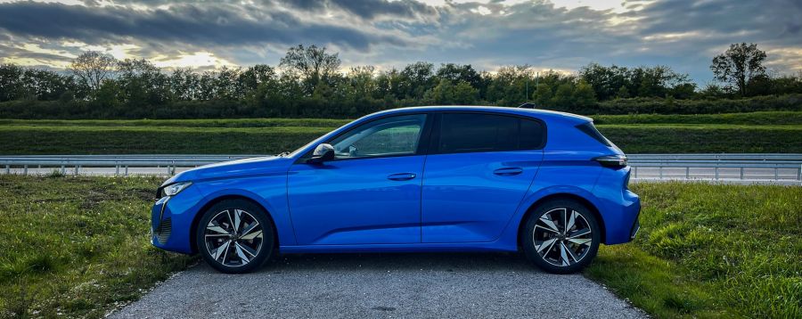 Egy – Kettő - Három – Peugeot 308 1.2 Puretech Allure - STYLENEWS - Mobility - 2022 308 1.2 teszt, 2022 Peugeot 308 benzin teszt, 308 peugeot, 308 teszt, peugeot 308, Peugeot 308 1%2C2 allure teszt, 