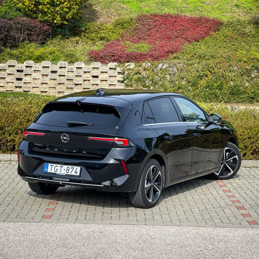 Jó lesz-e számára a csillagok állása? – 2022 Opel Astra 1,5 dízel Elegance - STYLENEWS - Mobility - 2022 Opel Astra 1%2C5 dízel Elegance teszt, 2022 Opel Astra dízel teszt, Astra Elegance 1%2C5 dízel, Astra teszt, 