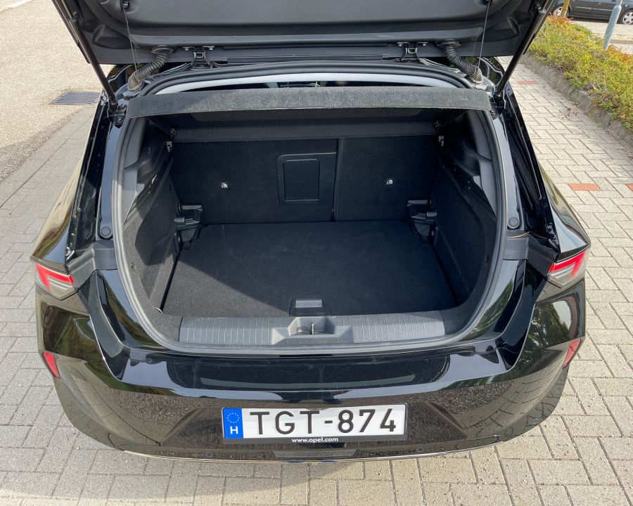 Jó lesz-e számára a csillagok állása? – 2022 Opel Astra 1,5 dízel Elegance - STYLENEWS - Mobility - 2022 Opel Astra 1%2C5 dízel Elegance teszt, 2022 Opel Astra dízel teszt, Astra Elegance 1%2C5 dízel, Astra teszt, 