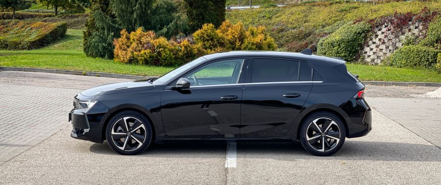 Jó lesz-e számára a csillagok állása? – 2022 Opel Astra 1,5 dízel Elegance - STYLENEWS - Mobility - 2022 Opel Astra 1%2C5 dízel Elegance teszt, 2022 Opel Astra dízel teszt, Astra Elegance 1%2C5 dízel, Astra teszt, 