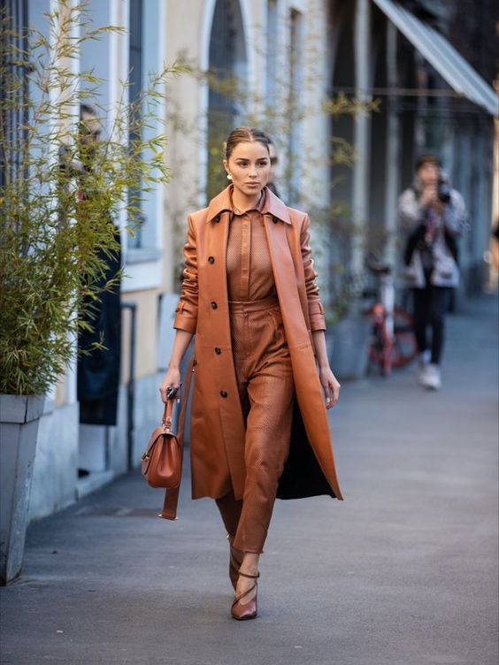 Stílusiskola: barna bőrkabát - az őszi szezon egyik legnagyobb trendje - DIVAT&STÍLUS - Stílusiskola - barna bőrdzseki, bőrdzseki, divat, oufit, stílus, 