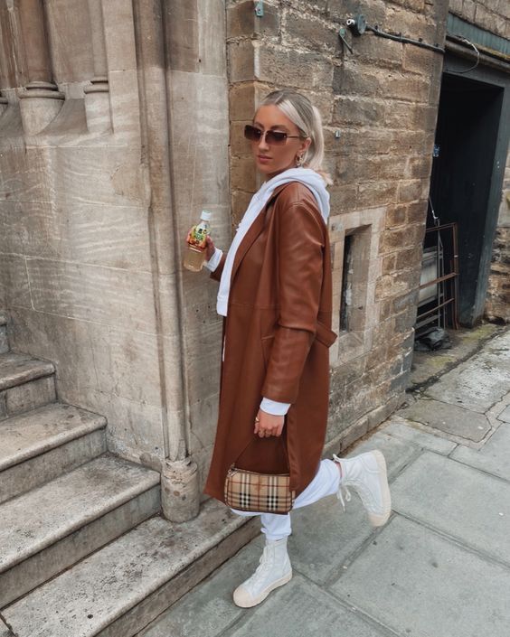 Stílusiskola: barna bőrkabát - az őszi szezon egyik legnagyobb trendje - DIVAT&STÍLUS - Stílusiskola - barna bőrdzseki, bőrdzseki, divat, oufit, stílus, 