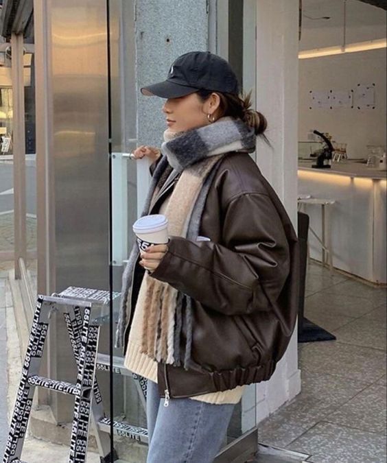 Stílusiskola: barna bőrkabát - az őszi szezon egyik legnagyobb trendje - DIVAT&STÍLUS - Stílusiskola - barna bőrdzseki, bőrdzseki, divat, oufit, stílus, 